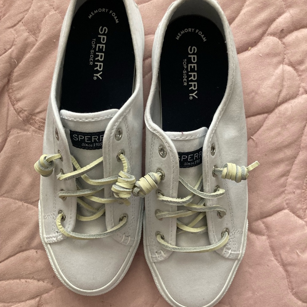 NWOT Sperry sneakers